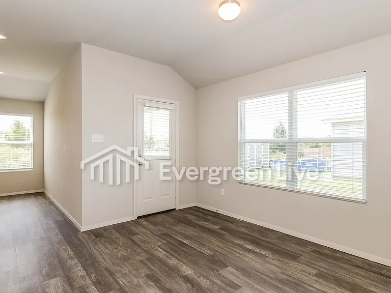 120 Ellis Dr — Photo 6
