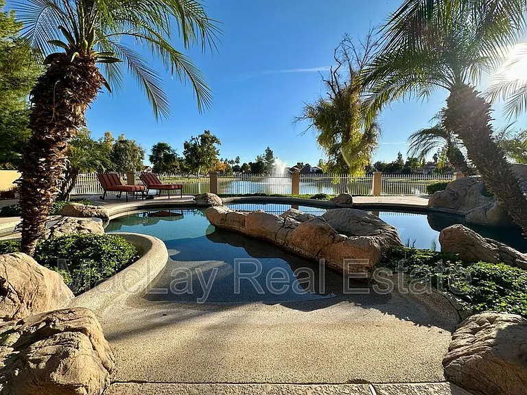 5711 W Linda Ln — Photo 36