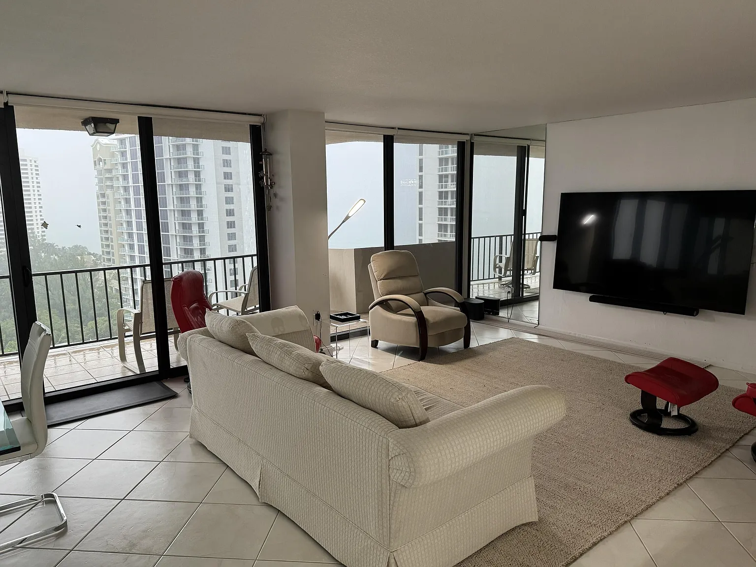 2 bed, 2.0 bath, 1432 sqft, $5,500 — Photo 4