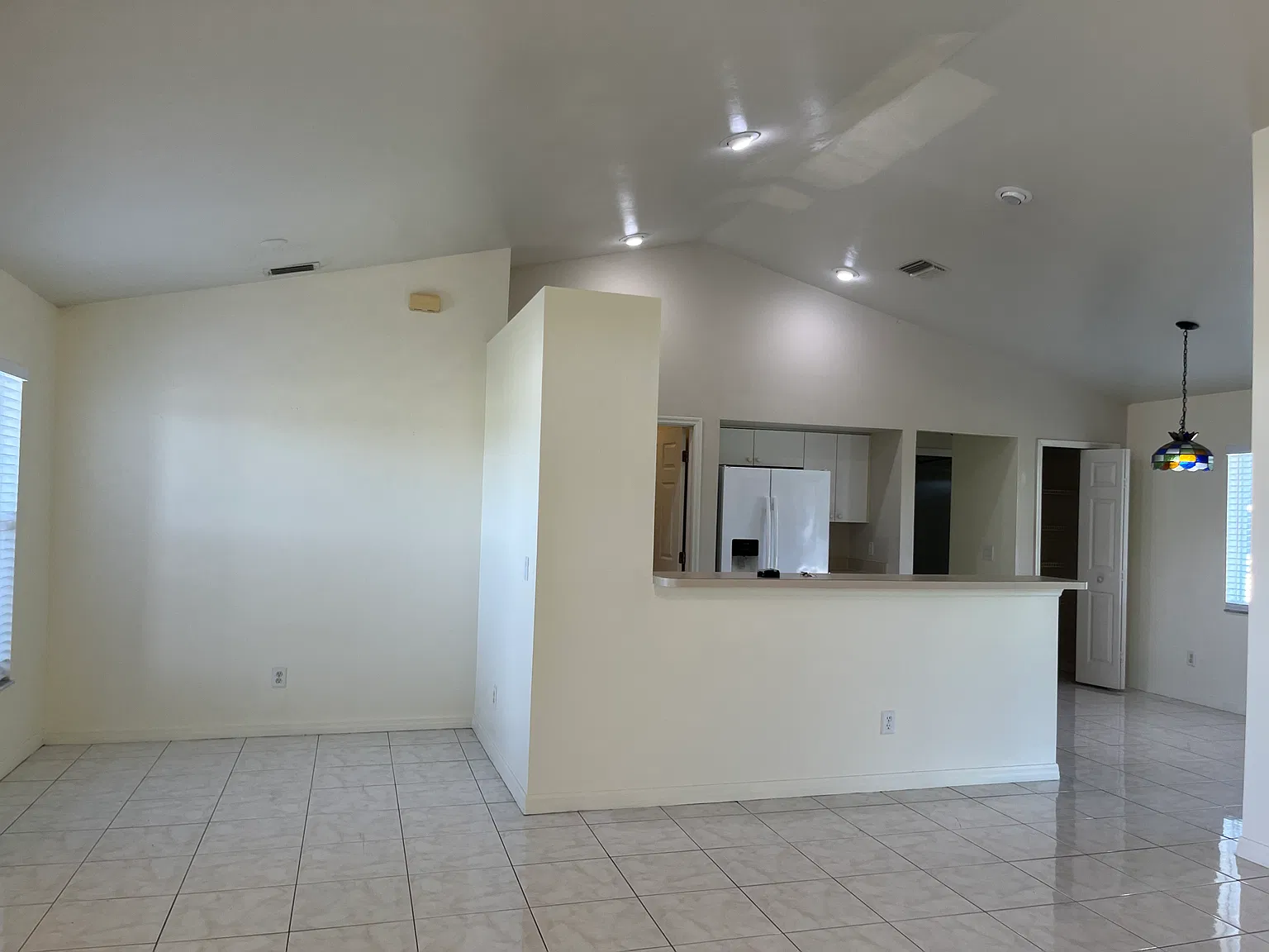 3 bed, 2.0 bath, 1586 sqft, $1,650 — Photo 3