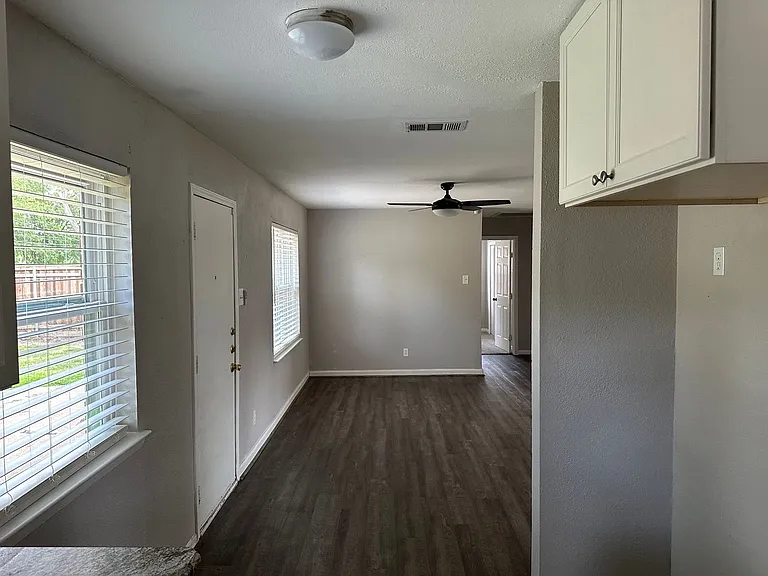 3018 Gardenia Dr — Photo 9