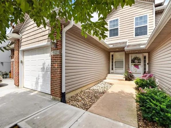 3529 NE Austin Dr, Lees Summit, MO 64064