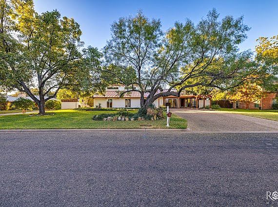 3rd image of 2651 Vista Del Arroyo Dr