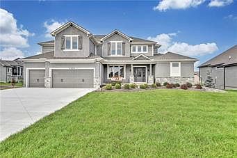 4th image of 3038 W 157th Ct