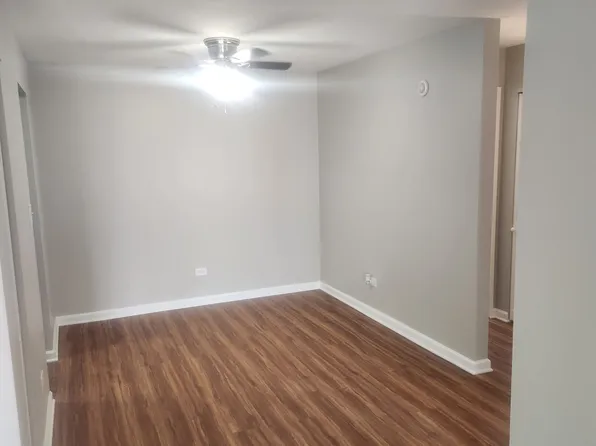 226 Shorewood Dr APT 2C, Glendale Heights, IL 60139