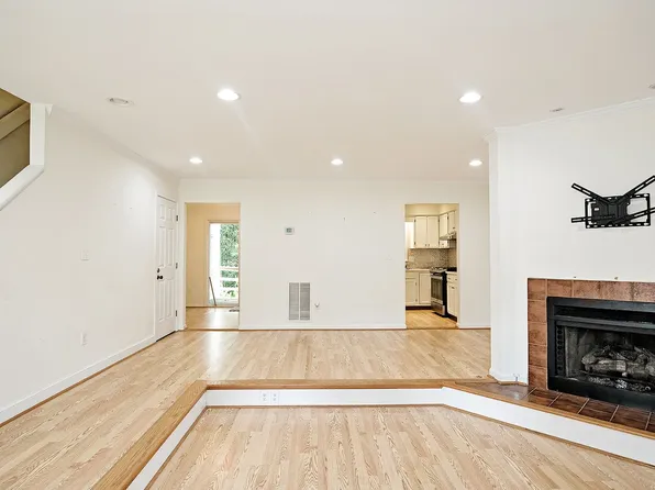 430 Wynridge Dr, Charlottesville, VA 22901