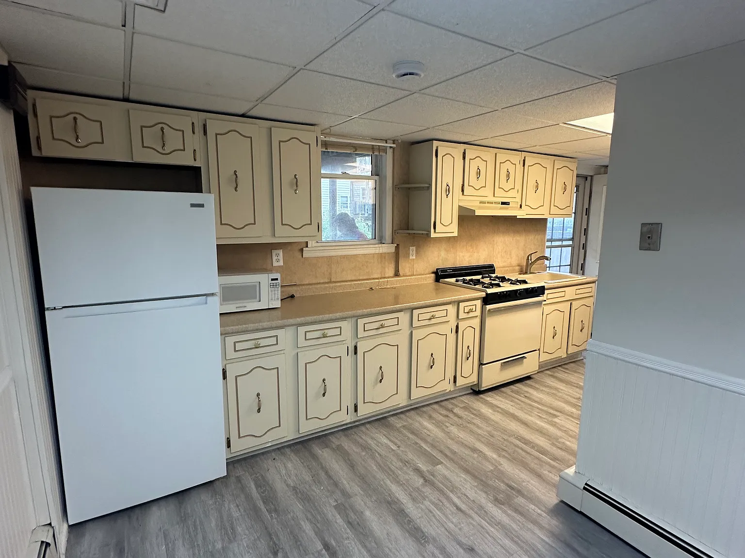 1 bed, 800 sqft, $2,000 — Photo 3
