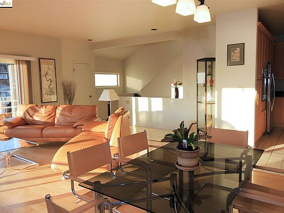 5th image of 484 Western Dr