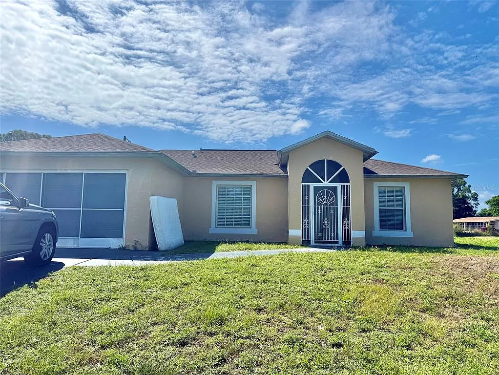 3 bed, 2.0 bath, 1206 sqft, $1,800 — Photo 2