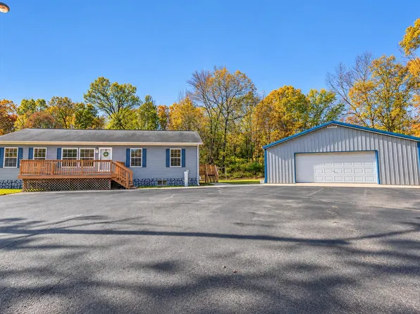 2813 3rd Ave, Oxford, WI 53952