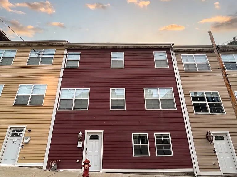826 Spring Garden Ave — Photo 1