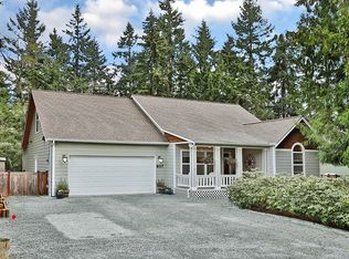 8117 Lopez Dr, Clinton, WA 98236