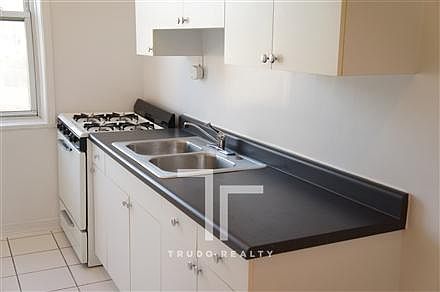 4th image of 3000 N Whipple St #30003
