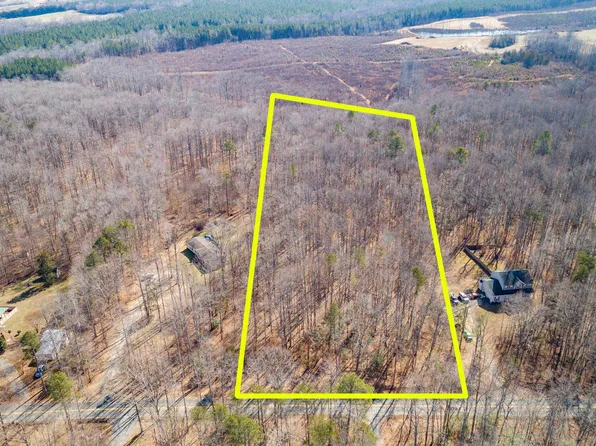 4913 Greenbranch St, Partlow, VA 22534