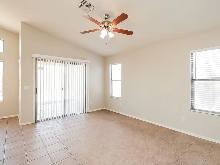 6426 W Watkins St — Photo 5