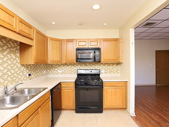 4th image of 2967 N Lincoln Ave #3