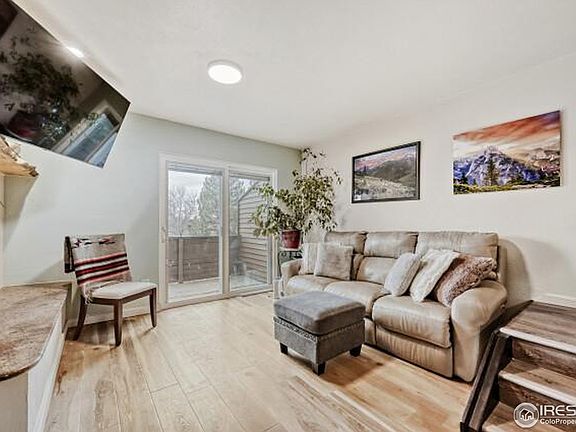4th image of 736 Julian Cir
