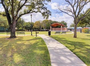 5237 Maple St, Bellaire, TX 77401