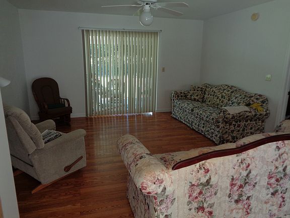3rd image of 8611 SE 155th Pl