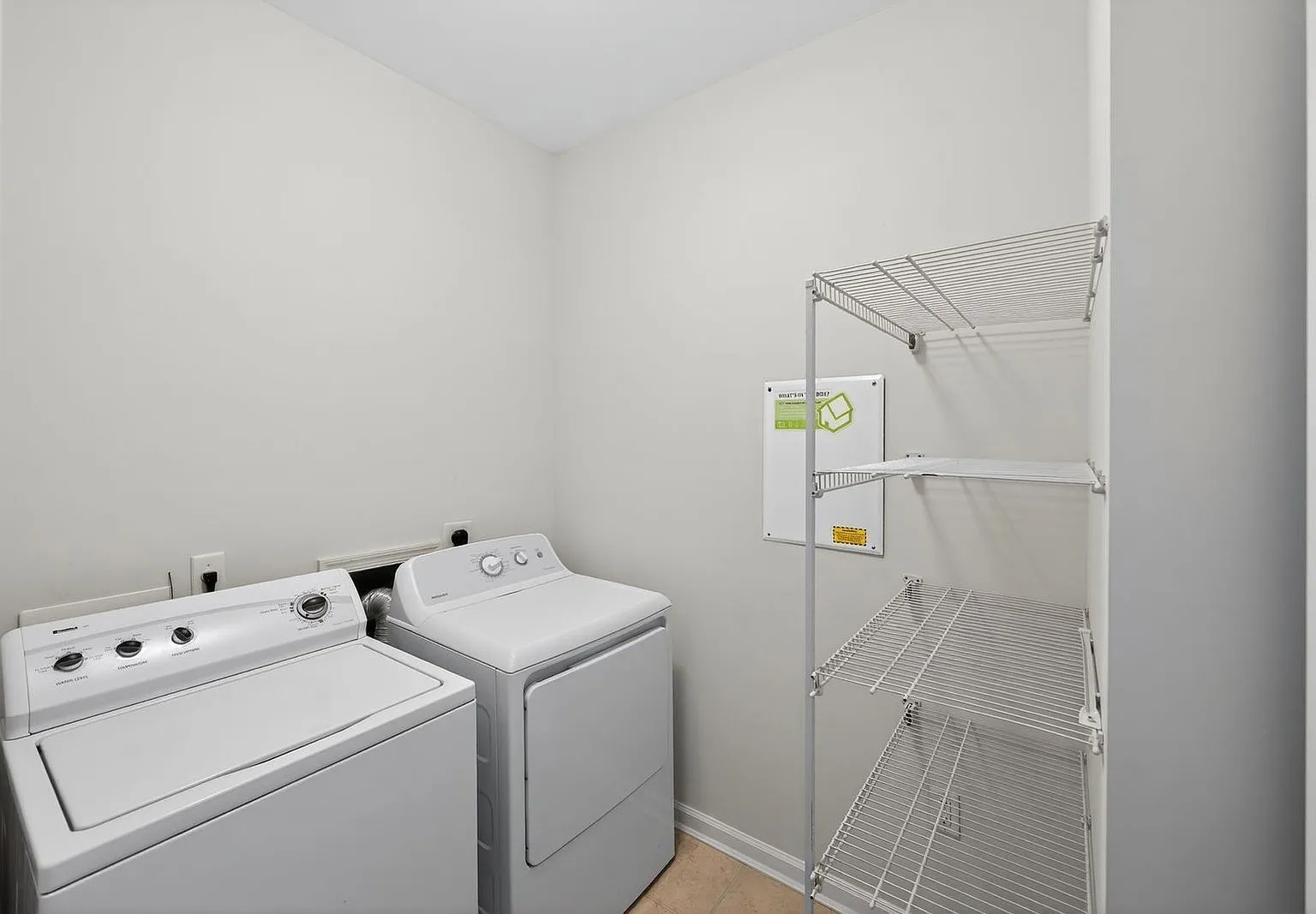 3 bed, 3.0 bath, 2600 sqft, $2,700 — Photo 4