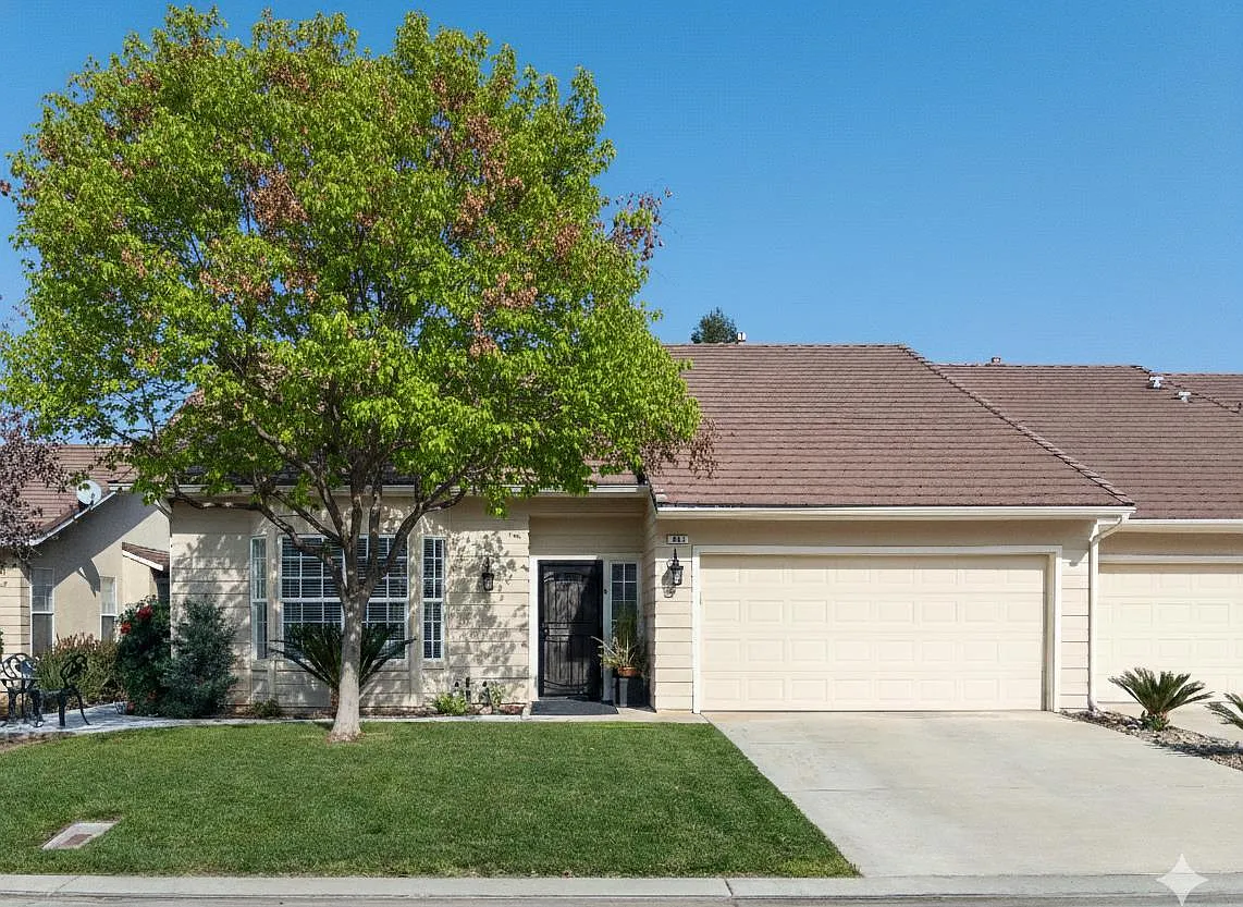 337 E Village Dr photo 1