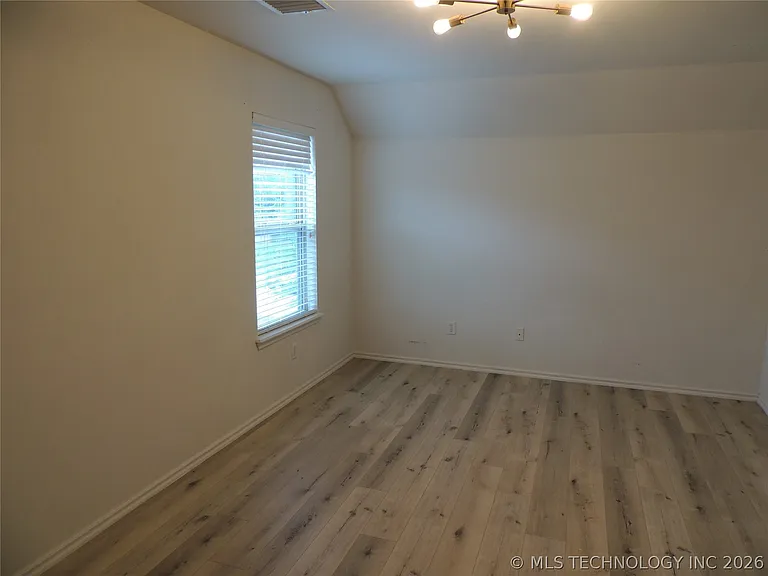 4416 W Indianola St — Photo 49