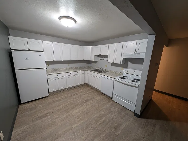 2 bed, 1.0 bath, $999 — Photo 2