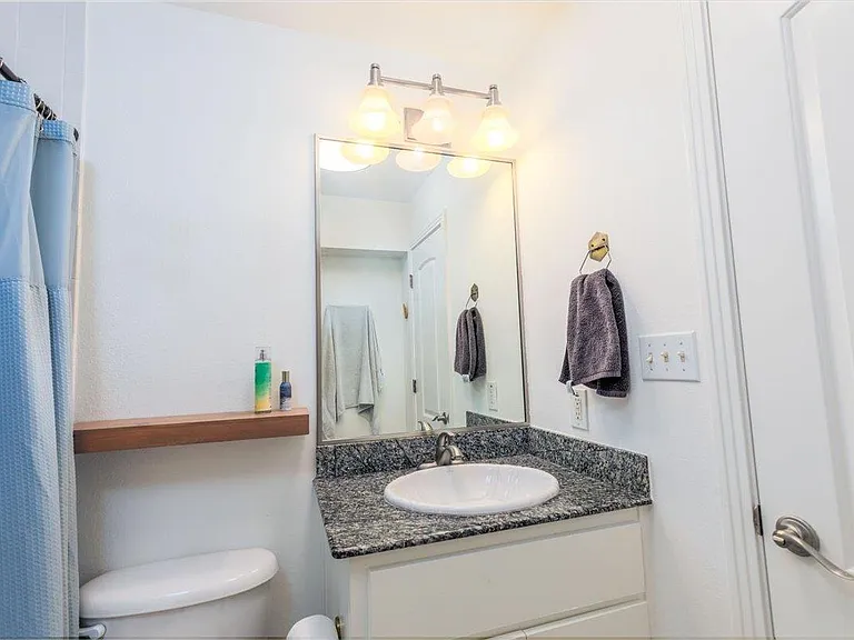 1422 Collier St #102 — Photo 8
