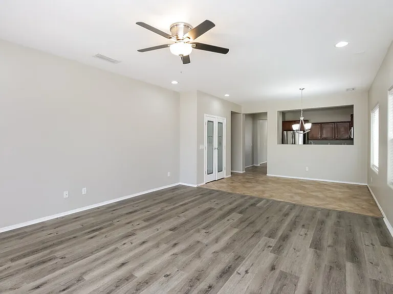 41538 N Salix Dr — Photo 4