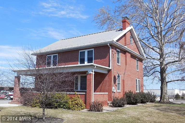 1140 S Main St photo 1