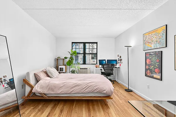 Rented by Douglas Elliman | media 23