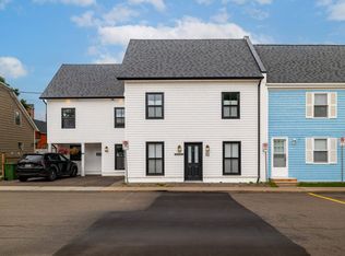 52 Sydney St #102, Charlottetown, PE C1A1G2