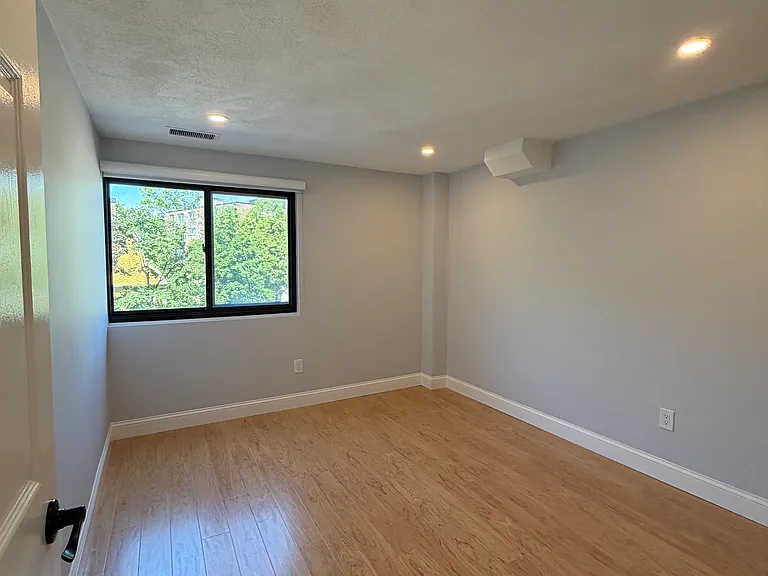 1600 Massachusetts Ave #404 — Photo 11