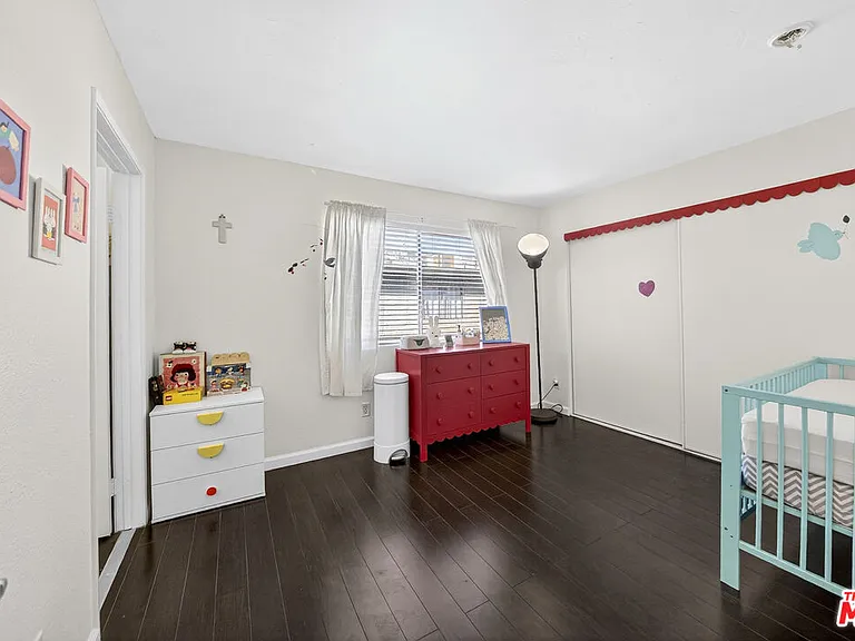 9034 Willis Ave #14 — Photo 15