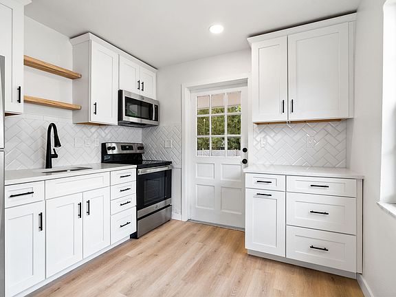 3rd image of 1028 Bass Blvd