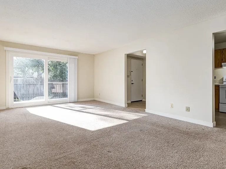 1 Huntington Hl NW — Photo 45