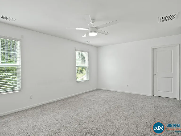 127 Auditorium Rd — Photo 26