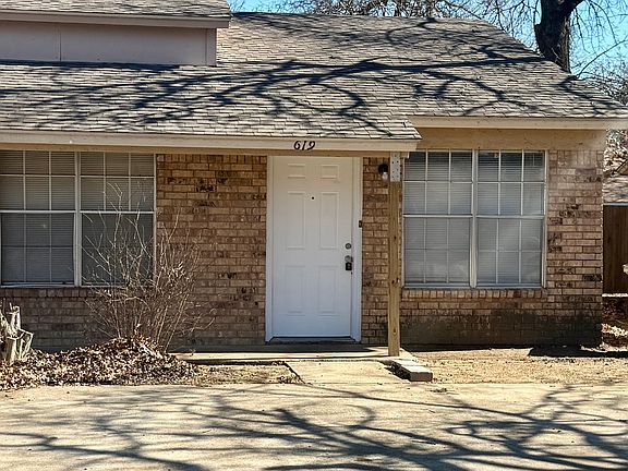 2nd image of 619 McQueary St #619
