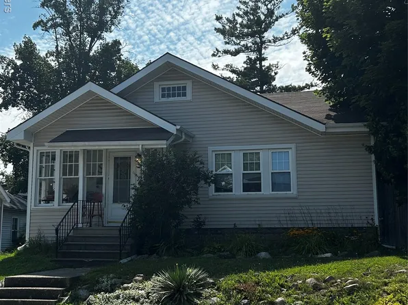 235 N Calhoun St, Lapeer, MI 48446