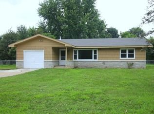 211 W Park St, Nixa, MO 65714