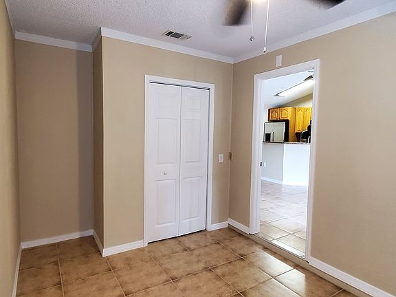 2nd image of 2860 Blackburn Ave