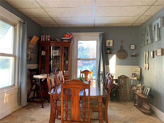 4th image of 605 Foster Ave