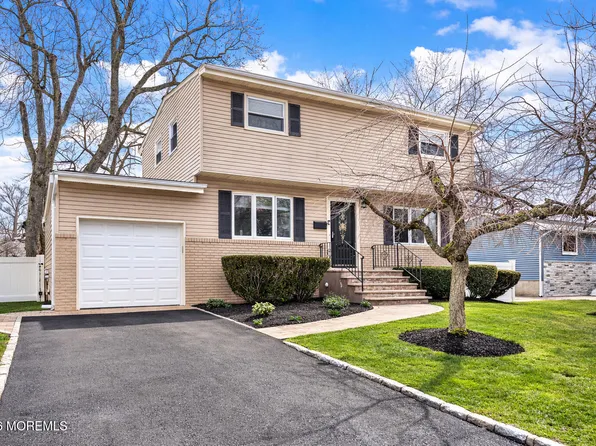 34 Dartmouth Drive, Hazlet, NJ 07730