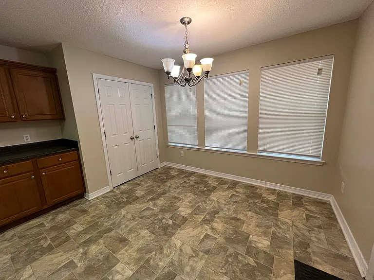 1823 W Rachael Dr — Photo 5