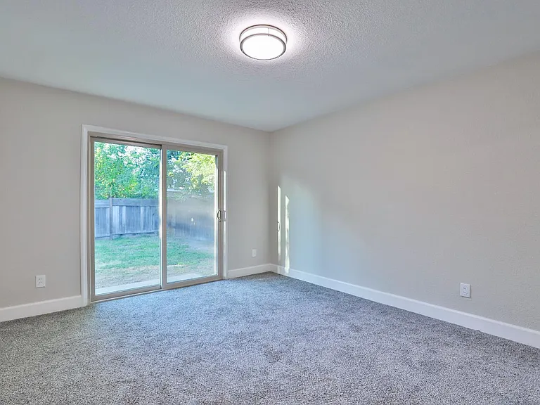 8257 Lake Forest Dr — Photo 17
