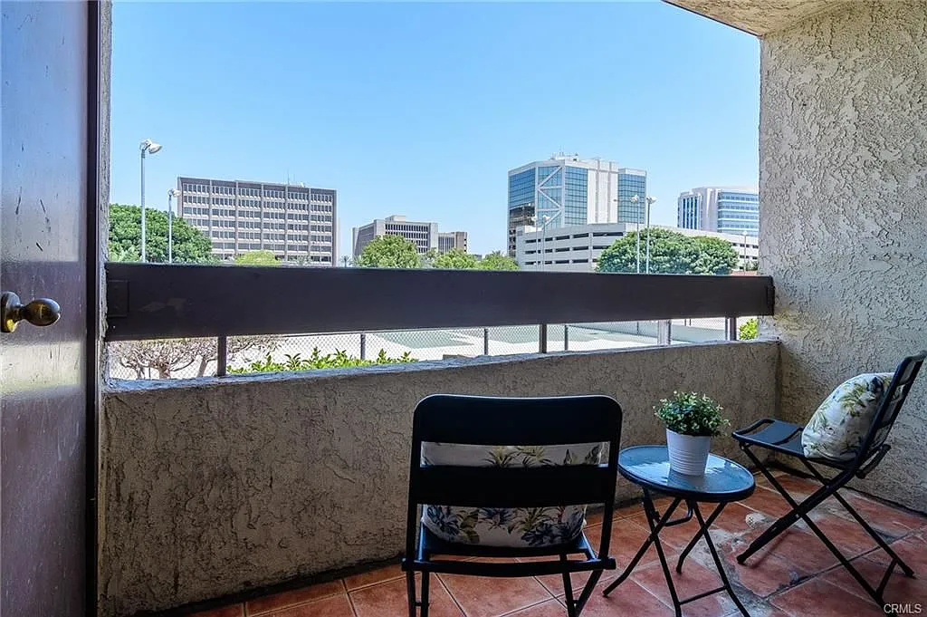 1 bed, 1.0 bath, 768 sqft, $2,695 — Photo 3