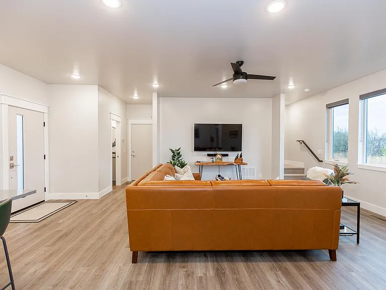 702 Circle F Trl #B — Photo 7