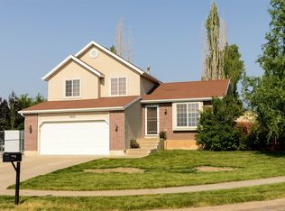 2852 W 4200 S, Roy, UT 84067