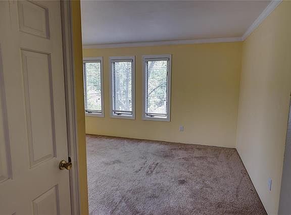 3rd image of 243 W Jefferson Ave APT 8