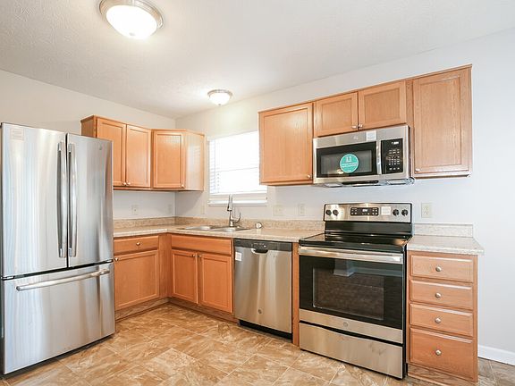 5th image of 2208 Rossington Ln